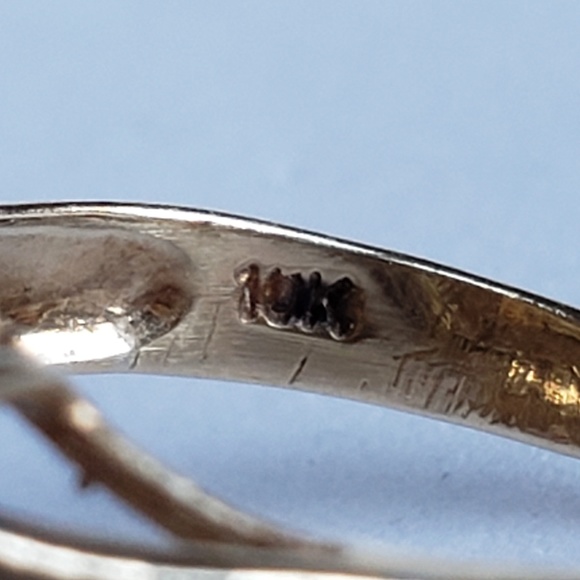 SOLD on Merc - Credit Suisse Cameo Diamond Ring - Picture 6 of 6